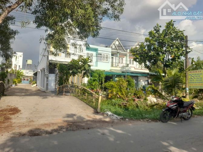 Kẹt tiền bán gấp nhà lầu 113m2 đất thổ view kênh chỉ 1.7 tỷ - 6