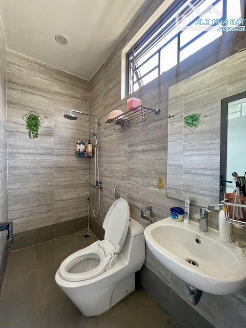 ✨ SIÊU PHẨM NHÀ ĐẸP – CHÍNH CHỦ XÂY DỰNG TÂM HUYẾT ✨ Vị trí: Đường 3/2 – P. Hải Châu 2 - 6