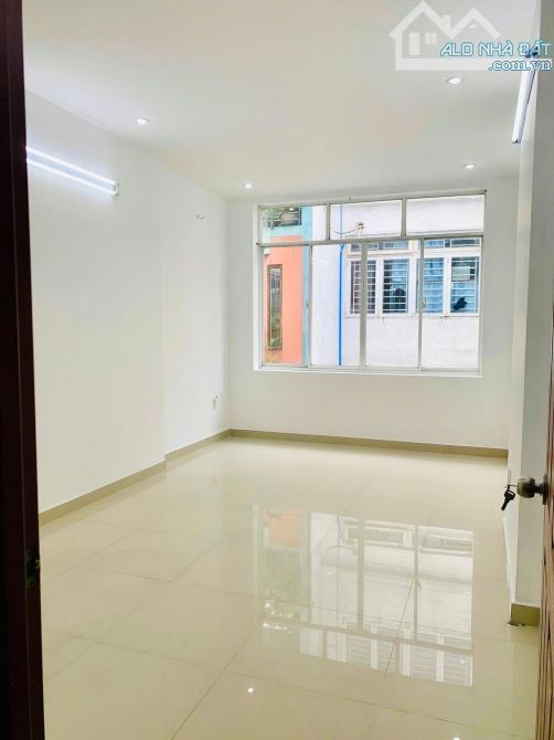 Nhà mới hẻm xe hơi 4 lầu Ngô Quyền, 3.7x12, trống suốt, 19tr - 6