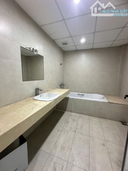 BÁN NHÀ PHỐ BỒ ĐỀ, LONG BIÊN, NGÕ Ô TÔ VÀO NHÀ, LÔ GÓC, DT 110M2* 5 TẦNG* MT 8M* GIÁ 21.5 - 7