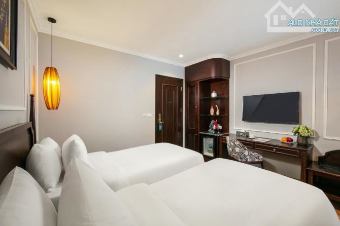 Dòng tiền 20 tỷ/ năm - Giảm gấp 30 tỷ -  Khách sạn Quán Thánh 152m2 MT 7.3m. Giá 145 tỷ - 7