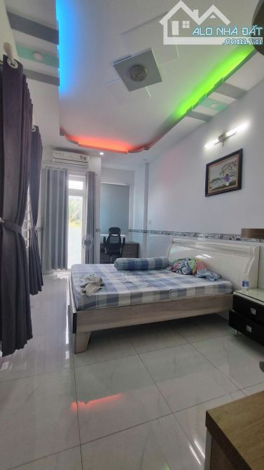 💒 Mặt tiền Lưu Hữu Phước ,P15 Q8, DT 4 x 21, 4 tầng. Giá 6,7 tỷ TL.   ✅ Diện tích: 83.2m2 - 7