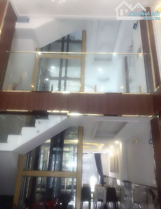 MẶT TIỀN ĐƯỜNG 10M XE TĂNG ĐUA NGAY LÂM VĂN BỀN KHU VIP Ô TÔ LĂN VÀO BẾP 4x17.5M - 7