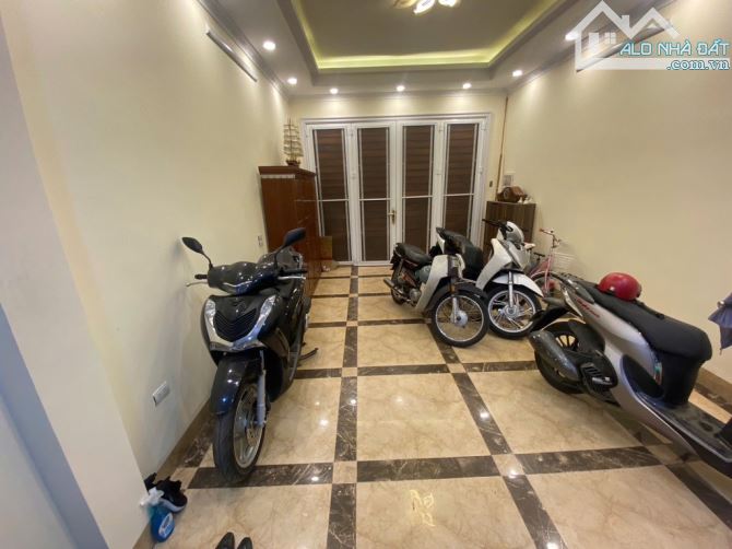 Bán nhà đẹp phố Bồ Đề, thang máy, 2 thoáng trước sau, 2 mặt ngõ, xe oto đỗ cửa vào nhà, - 7