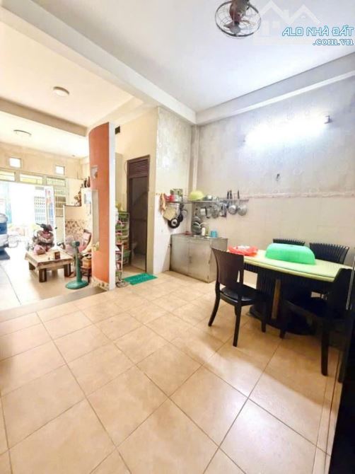 BÁN NHÀ LẠC LONG QUÂN  TÂN BÌNH 51M 4 TẦNG BTCT HẺM XE TẢI 4PN KHU DÂN TRÍ 9 TỶ - 7