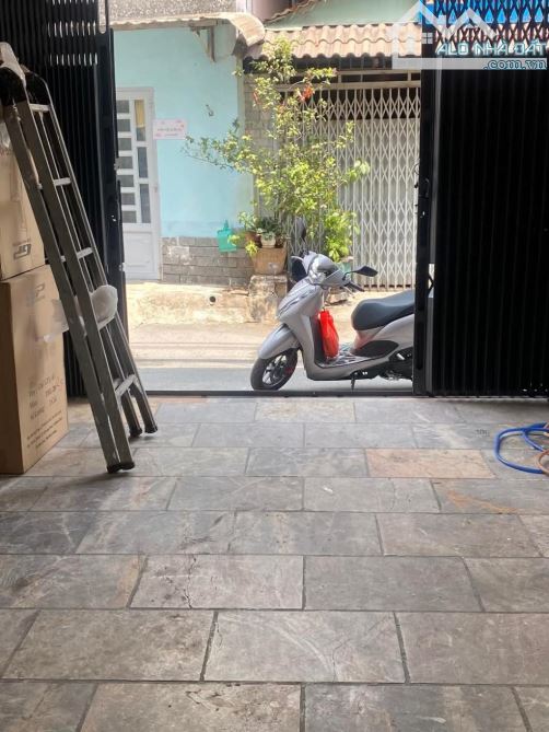 Nhà mới Gò Vấp hẻm xe hơi 2 mặt, gần Emart, chỉ 7.9 tỷ - 7