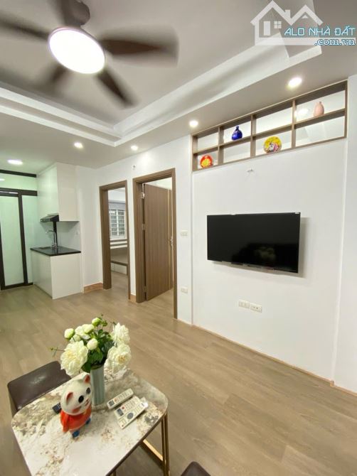 DUY NHẤT MỘT CĂN HỘ CCMN ĐỘC LẬP NHƯ NHÀ MẶT ĐẤT - CHÙA LÁNG ĐỐNG ĐA - HƠN 1 TỶ - CÁCH MẶT - 7