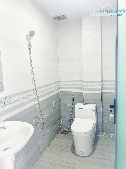NHÀ ĐẸP 1/ ÂU CƠ, 52M2, 3 BƯỚC RA ĐH VĂN HIẾN - CHỈ 4XTỶ. CÒN TL.CÁCH MẶT TIỀN 3 CĂN.NHÀ M - 7