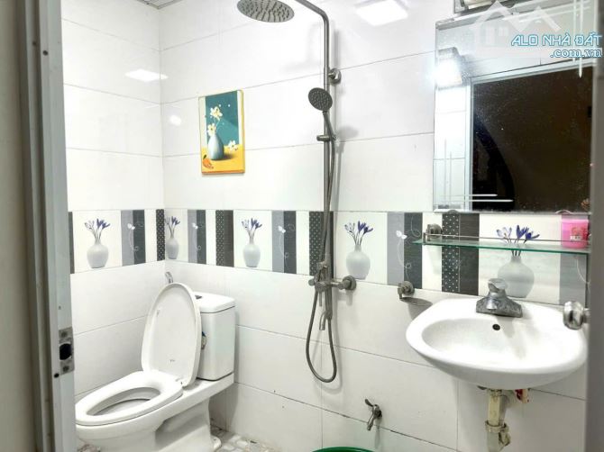 BÁN NHÀ HÒE THỊ - Ô TÔ ĐỖ CỔNG + DỪNG ĐỖ NGÀY ĐÊM - S= 35M2 - GIÁ 6.85 TỶ. - 7