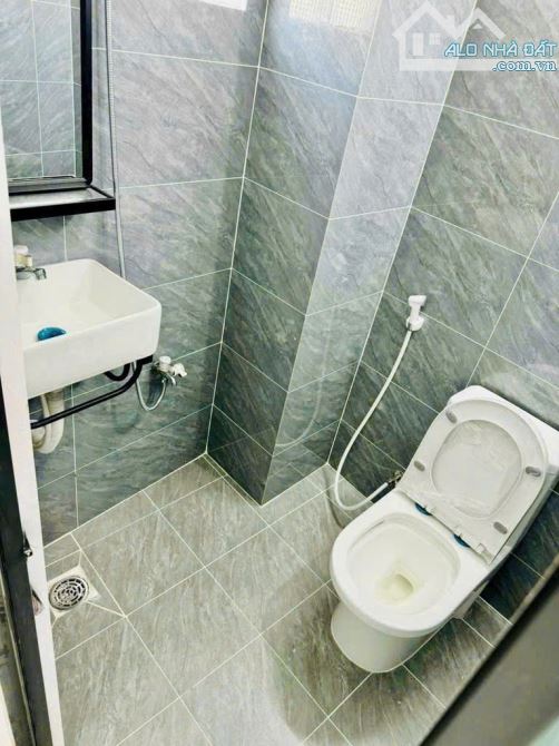 Bán toà nhà CHDV 6 tầng, DT 8.4X17M, 26 phòng tỷ suất lợi nhuận 7%/năm chỉ 17 tỷ 900 TL - 7