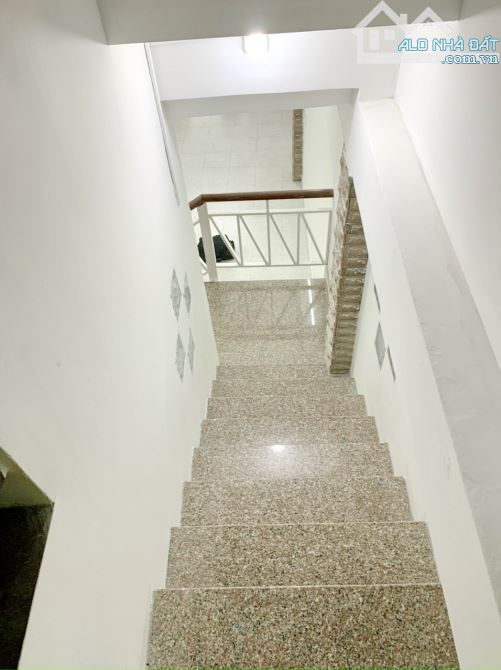 Cho thuê nhà mới 3 lầu hẻm xe hơi đường Hồ Thành Biên Phường 4 Quận 8 - 7