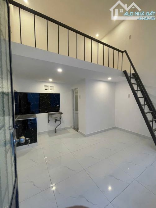 Bán nhà trung tâm thành phố nha trang  Vị trí : hẻm Lê Hồng Phong đường oto giá 3tỷ250 lh - 7