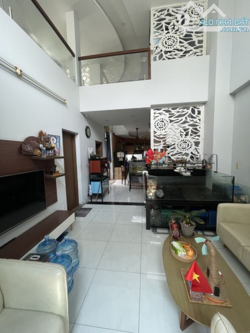 Mặt Tiền 780m² Lê Văn Việt – Thủ Đức – Giá 202 Tỷ – Đang Cho Bank  Thuê 200 Triệu/Tháng - 7