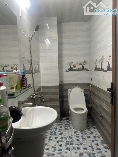 BÁN NHÀ 4 TẦNG - 4 P. NGỦ - HẺM XH - DƯƠNG THỊ GIANG - TTN , Q12 - GIÁ 6,6TỶ - 7
