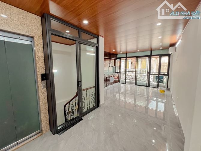 Nhà đẹp mới thang máy, mặt ngõ phân lô Hoàng Văn Thái, kdoanh đỉnh, 50m2 sổ. Giá 21.5 tỷ - 8