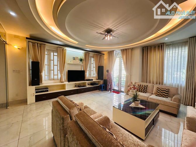 Định cư gấp bán Biệt thự Phú Nhuận, dt: 8m x 20m, 4 tầng, nội thất hiện đại, Giá chỉ 22 tỷ - 8