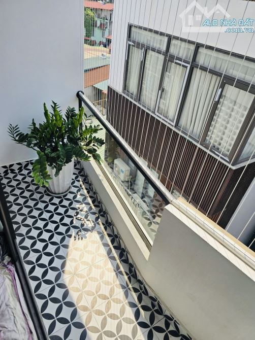 MỚI ĐẸP! Phố LÁNG HẠ 7 tầng thang máy - 47m2 - Ngõ to, gần phố - 8