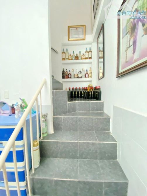 Bán nhà Phường 12 Tân Bình, Hoàng Hoa Thám, căn góc 3 tầng hẻm 10m, giá chỉ 12 tỷ - 8