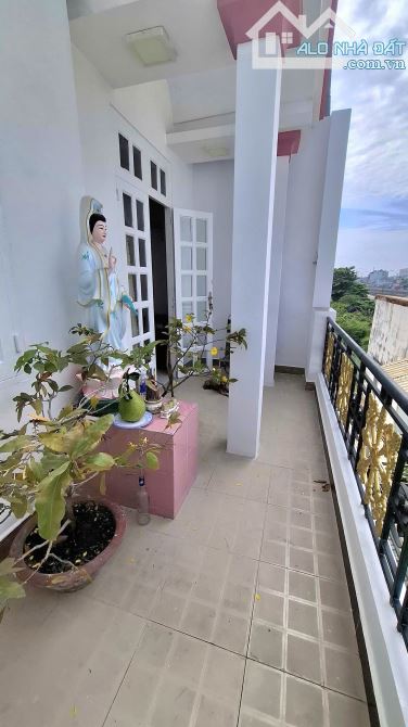 Bán Nhà Quận 8- 3tầng đúc 3pn tặng nội thất DTSD 84m giá tốt 👉2.85 tỷ - 8