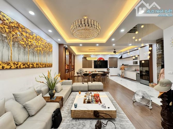 BÁN NHÀ RIÊNG NGUYỄN CHÍ THANH - 55M2 - 6 TẦNG - Ô TÔ VÀO NHÀ CHỈ HƠN 17 TỶ - 8