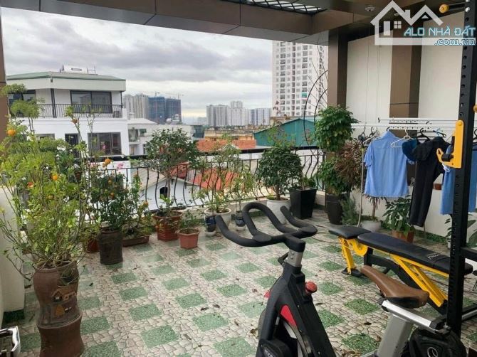 TRƯỚC NHÀ RỘNG 6M, MT 5M, GARA 2 Ô TÔ, 8 PN - 21.5 TỶ - PHÂN LÔ - 8