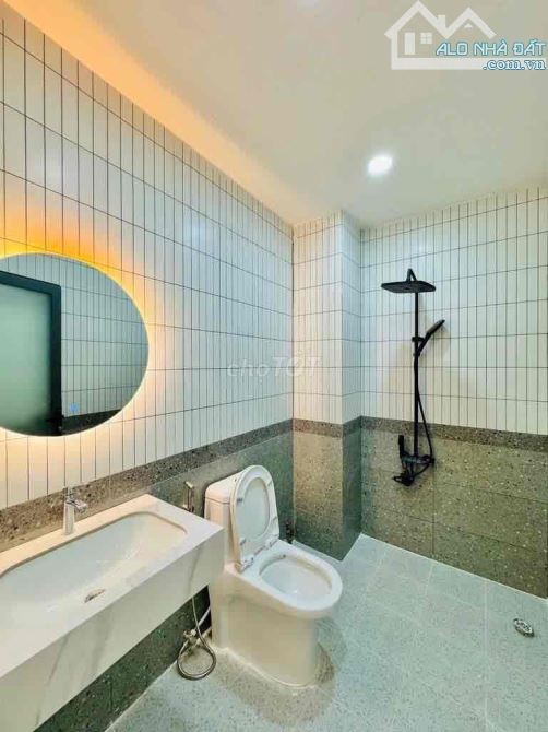 HẺM Ô TÔ VÀO NHÀ - MỚI Ở NGAY - CÓ PHÒNG DƯỚI TRỆT - DÂN TRÍ CỰC VIP - CHỈ 7T - 8