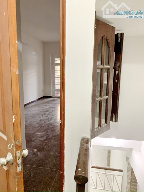 Cho thuê nhà mới 3 lầu hẻm xe hơi đường Hồ Thành Biên Phường 4 Quận 8 - 8