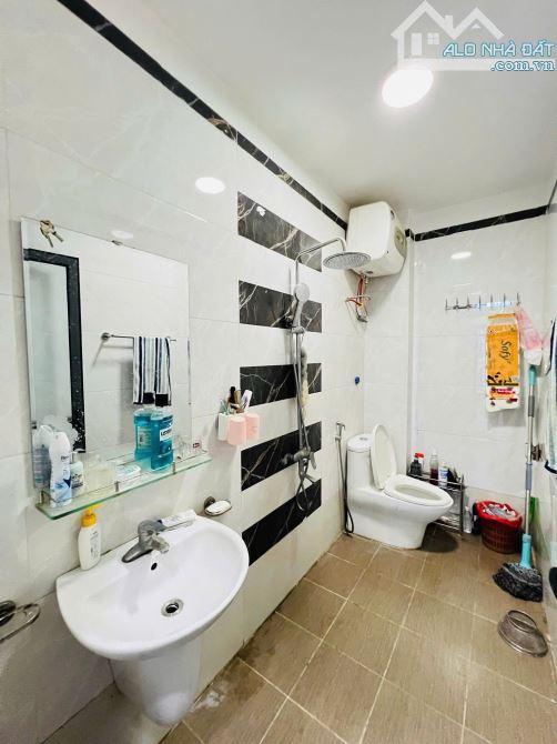 Trịnh Đình Cửu - 6 tầng dân xây - Lô góc - 10 m ra mặt phố - Full nội thất - Ở ngay. - 8