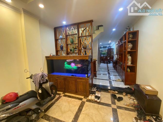 Bán nhà đẹp phố Bồ Đề, thang máy, 2 thoáng trước sau, 2 mặt ngõ, xe oto đỗ cửa vào nhà, - 9