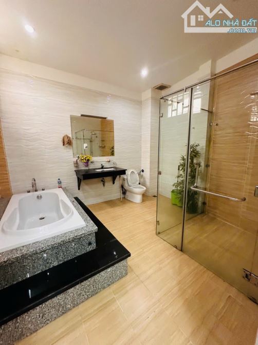 Nhà Thật - Y Hình Hẻm 8m, Phan Đăng Lưu, 9x19m, 143m2- 4 tầng, 364m2 - chỉ 23 tỷ - 9