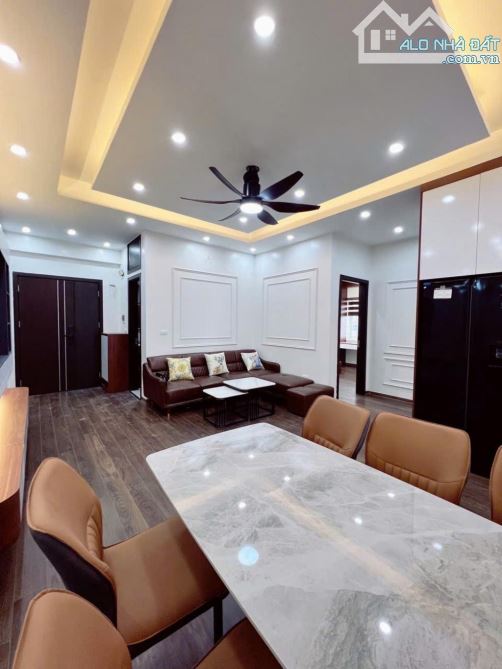 Bán căn góc chung cư sát đường Khuất Duy Tiến 82m 3 ngủ full nội thất đẹp chỉ nhỉnh 6 tỉ - 9