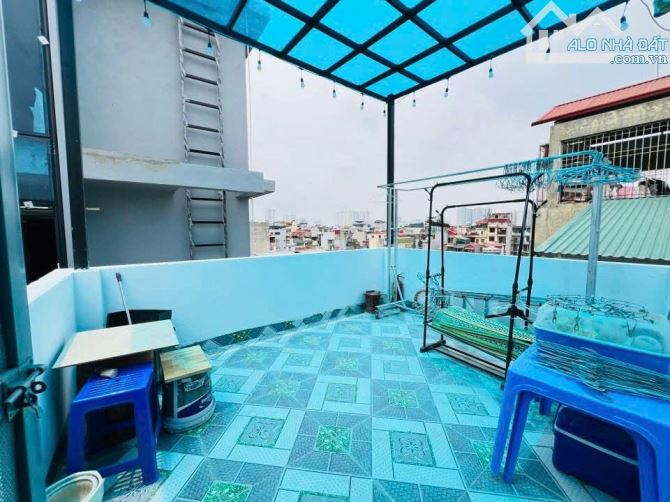 Trịnh Đình Cửu - 6 tầng dân xây - Lô góc - 10 m ra mặt phố - Full nội thất - Ở ngay. - 9