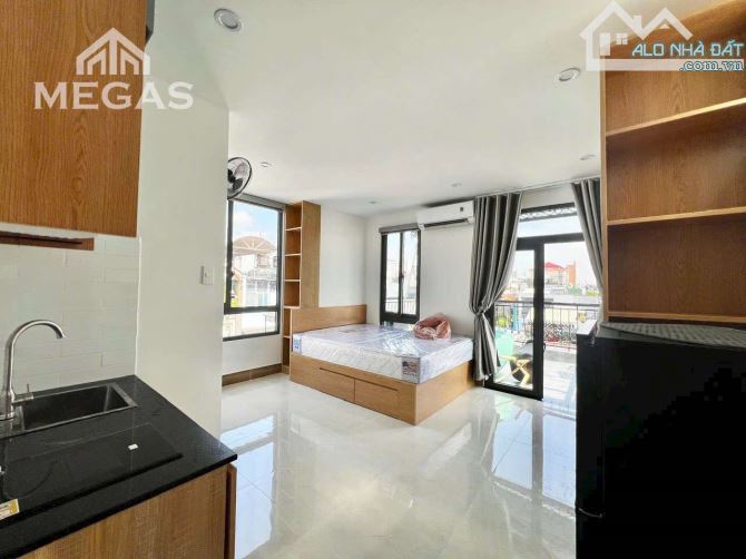 TOÀ NHÀ 5 TẦNG MT PHẠM VĂN ĐỒNG 90m2 - THU NHẬP HƠN 1 TỶ/NĂM - GIÁ 25.9T - 9