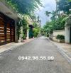 Bán biệt thự sân vườn Ngọc Thuỵ 3 tầng 120m, oto vào giá hơn 19 tỷ
