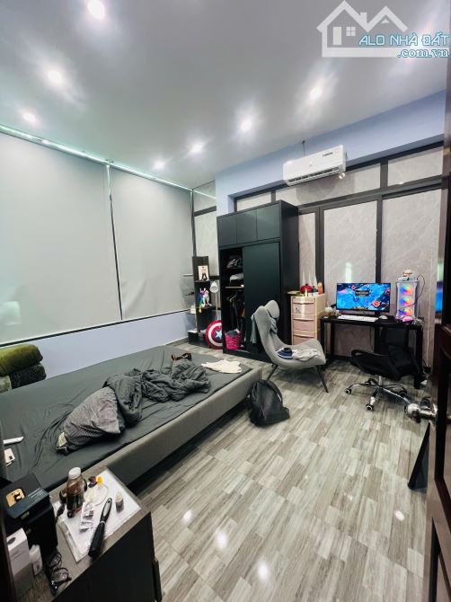 Bán gấp nhà  mặt phố lô góc mở đường Trung Kính- Trần Kim Xuyến DT 50 giá 21 tỷ
