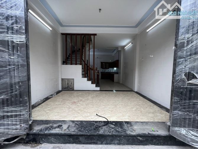 NHỈNH 5 TỶ - TẢ THANH OAI - THANH TRÌ, NHÀ MỚI 7 PHÒNG, MẶT TIỀN KHỦNG, VỊ TRÍ ĐẸP!