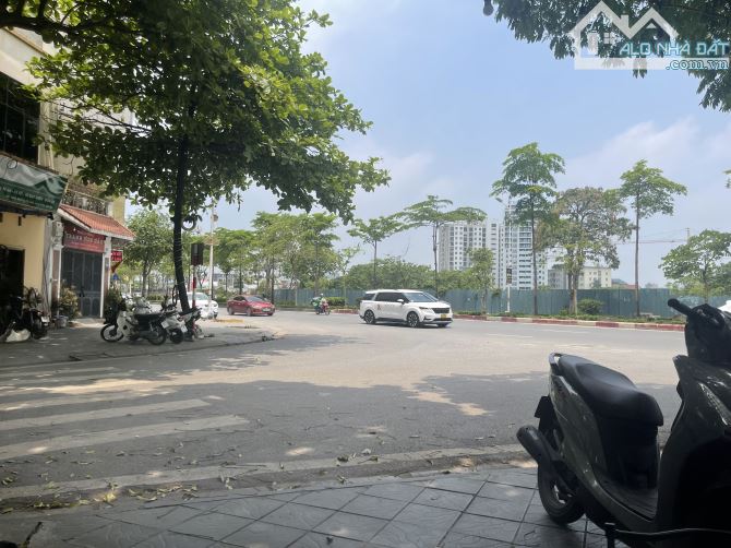 Khu tái định cư thach bàn long biên ngõ ô tô vào đất  sổ đỏ chính chủ 75m2