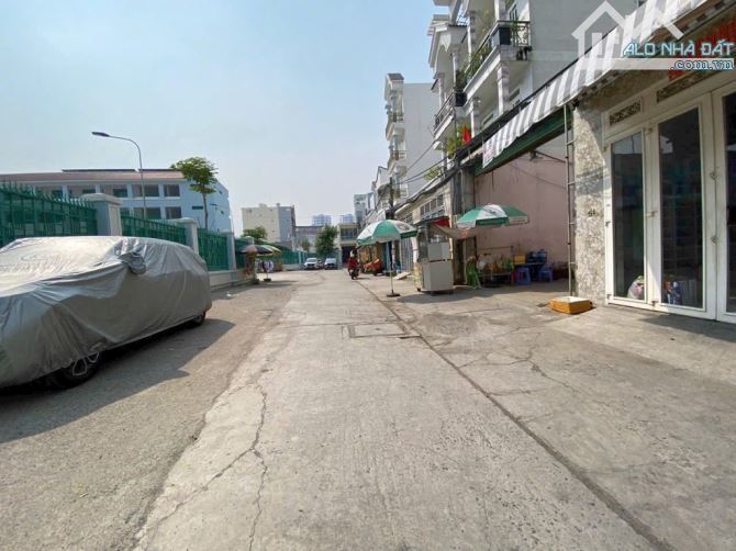 Bán Đất HXT Tỉnh lộ 10, BTĐông B, Bình Tân,  DT 87m2 - 4 × 22, Giá 5.5 tỷ TL.