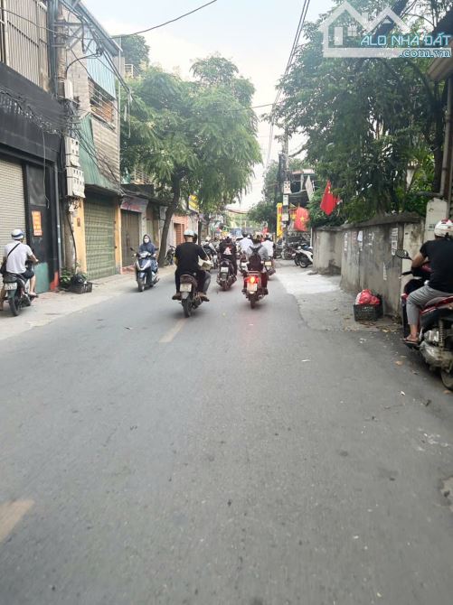 🏡NHÀ ĐẸP NAM TỪ LIÊM -  dt 60M2 . DÂN XÂY CHẮC CHẮN - NGÕ THÔNG KINH DOANH - GARA OTO