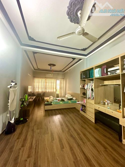 ĐỦ DUYÊN RƯỚC NGAY NHÀ HẺM 8M KHU VIP BÀU CÁT, TÂN BÌNH - 5 TẦNG – NHỈNH 12 TỶY