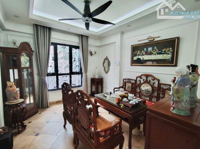 Nhà dân xây 87m2 4 tầng mặt tiền 6,2m -  2 mặt phố - Kinh doanh đỉnh -