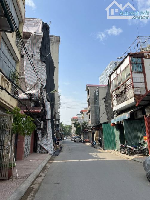 NHÀ PHÂN LÔ HỒ TÙNG MẬU - Ô TÔ ĐỖ NGÀY ĐÊM - KINH DOANH ĐỈNH