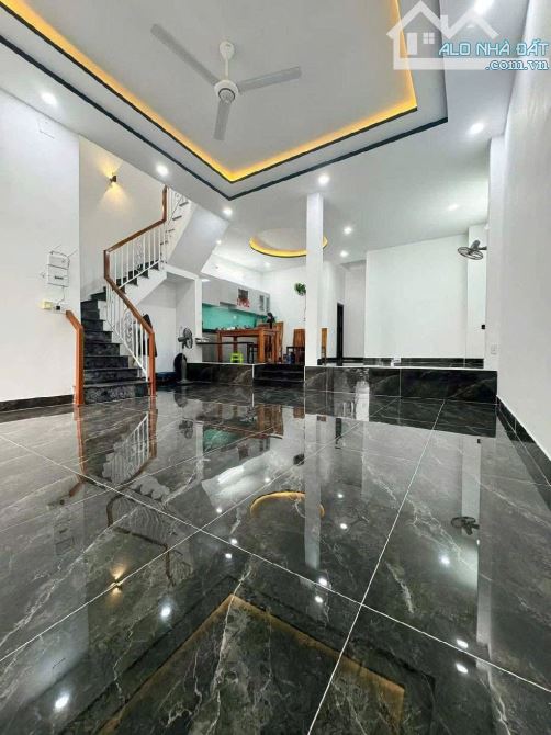 Siêu rẻ.Mặt tiền Trần cao Vân.85m2 Nhà 2 tầng chỉ 5,8 tỷ