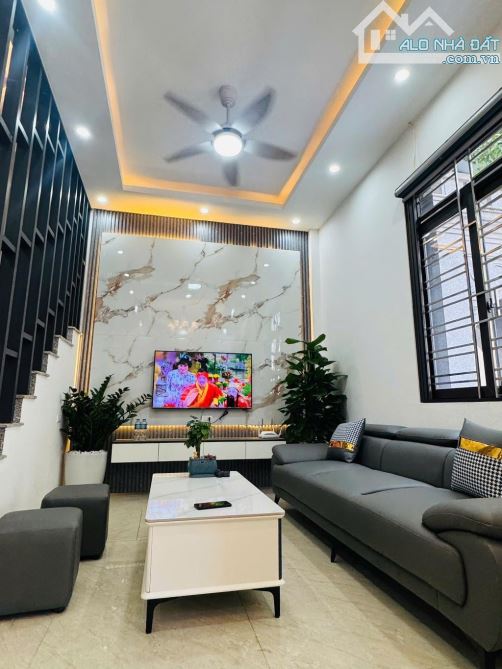 ĐẠI MỖ, 20M Ô TÔ, MẶT TIỀN RỘNG - THOÁNG, 37M2, GIÁ NHỈNH 6 TỶ
