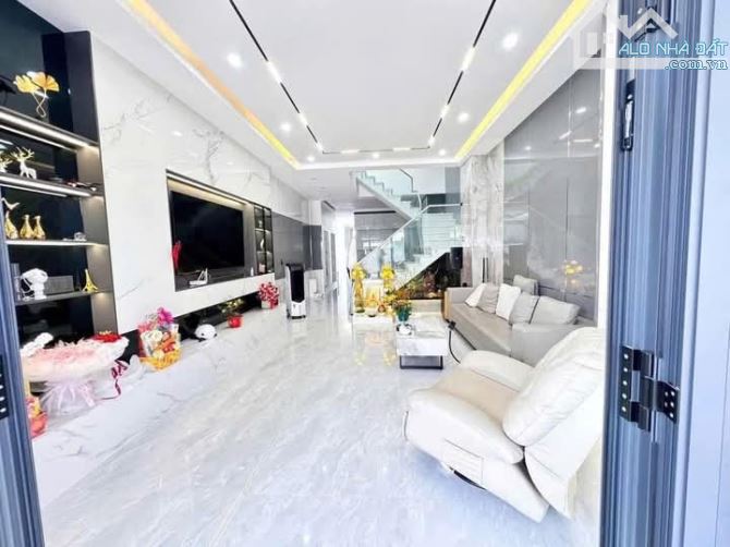 🔥 SIÊU PHẨM NHÀ PHỐ ĐÔNG QUAN, NGHĨA TÂN, CẦU GIẤY – VỊ TRÍ VÀNG 🔥  🏡