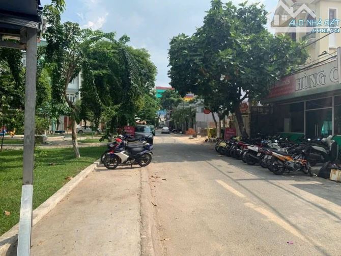 Bán nhà P11 Gò Vấp, Lê Văn Thọ, Gần Công Viên Làng Hoa, 8x23m, 19 Tỷ hơn