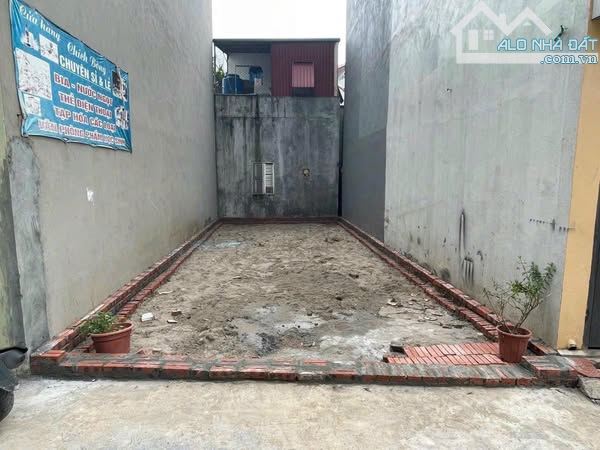 Cần bán lô đất này, ngõ thông, ô tô đỗ gần, không lỗi phong thuỷ ra ngã tư Nhổn rất gần
