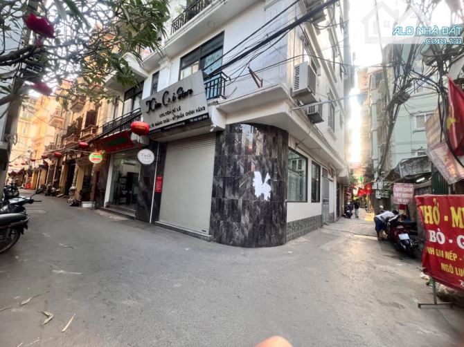 Bán nhà tại phố Võ Chí Công, DT 33M2, 5T, giá nghỉnh 6 tỷ, mới xây, thoáng sáng.