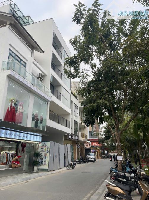Chính chủ bán nhà đẹp - mặt phố - mặt Hồ Tây - giá rẻ cần thanh khoản gấp - 108m2 MT 6,6m