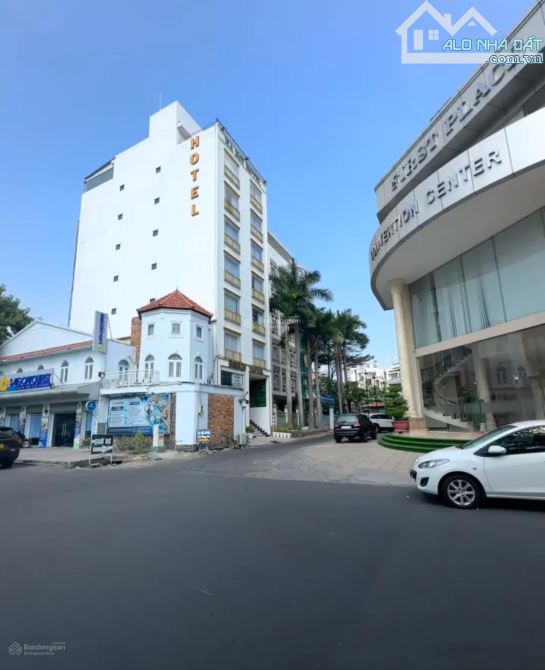 Duy nhất! Toà khách sạn cao cấp MT Hoàng Việt, P. 4, Tân Bình, HĐT~2 tỷ/năm, 9 tầng, 47 ty